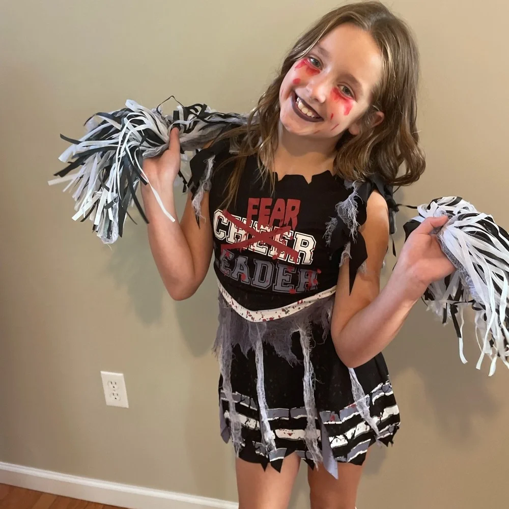 Fearleader Zombie Cheerleader Costume - Picture 4 of 5